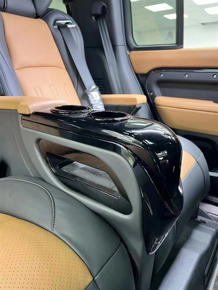 Land Rover Upgrades Luxury 4-seater